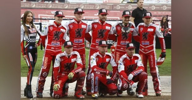 Żużlowcy Abramczyk Polonii wywalczyli awans do Speedway Ekstraligi po zwycięstwie nad Hunters PSŻ Poznań 20 września. Klub ma rozpocząć budowę składu na sezon 2027 już 22 września.
